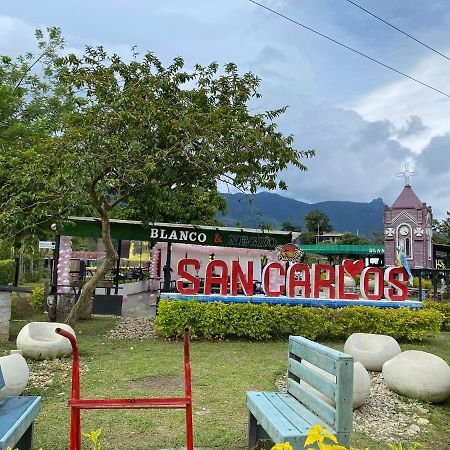 Отель Alojamiento Campestre. San Carlos, Antioquia. Экстерьер фото